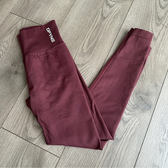 DFYNE Dynamic leggings
scrunch bum size Small - Picture 9 of 10